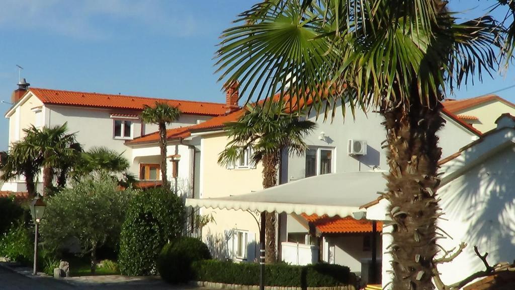 Villa Palma Malinska Exterior foto